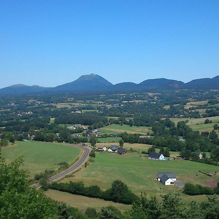 Lilas, Gite Saint Antoine, Orcival, Entre Sancy Et Volcans. Exteriér fotografie